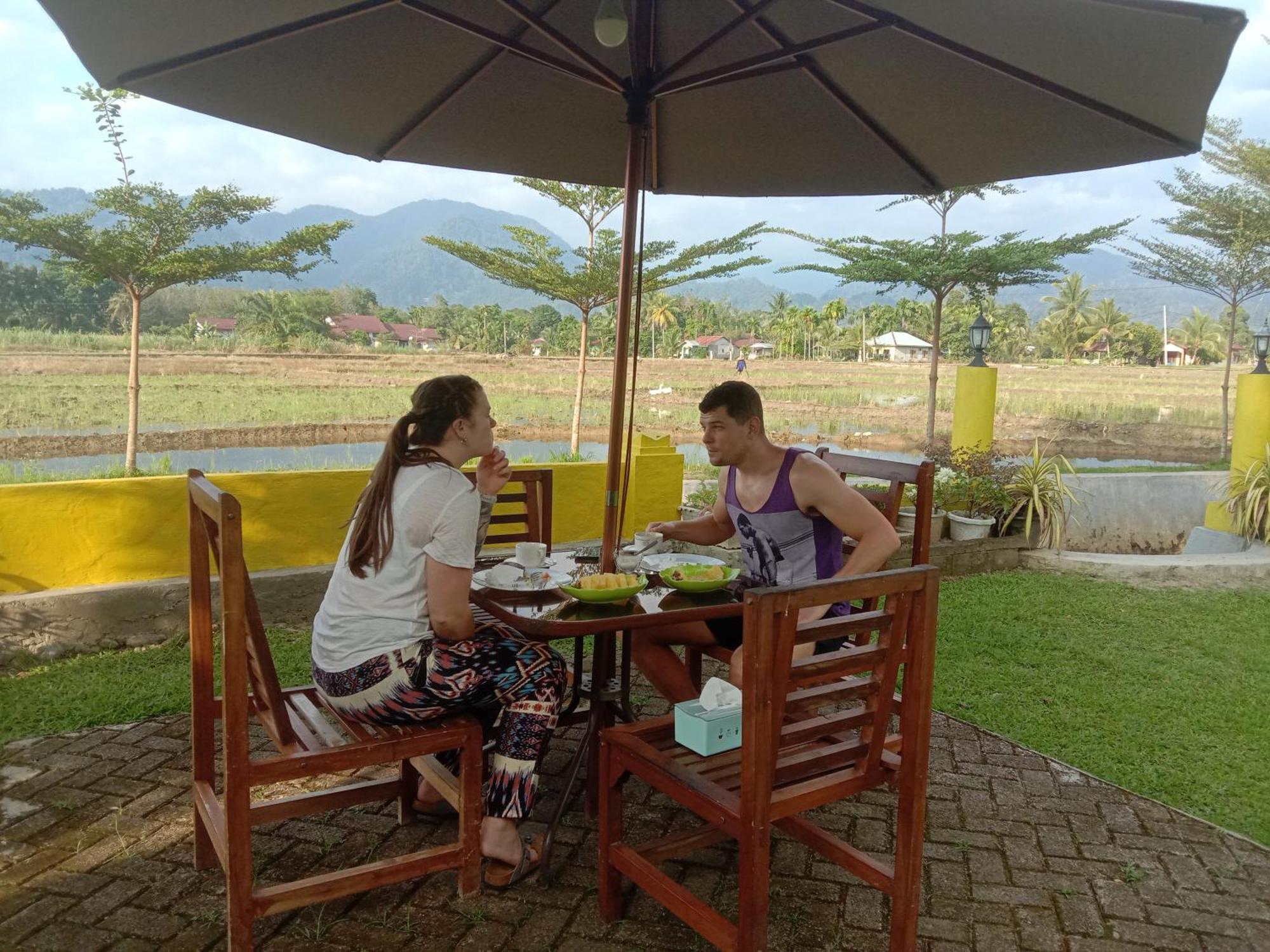 Ambow Homestay Jungle Trekking & Village Tour Bukit Lawang Luaran gambar