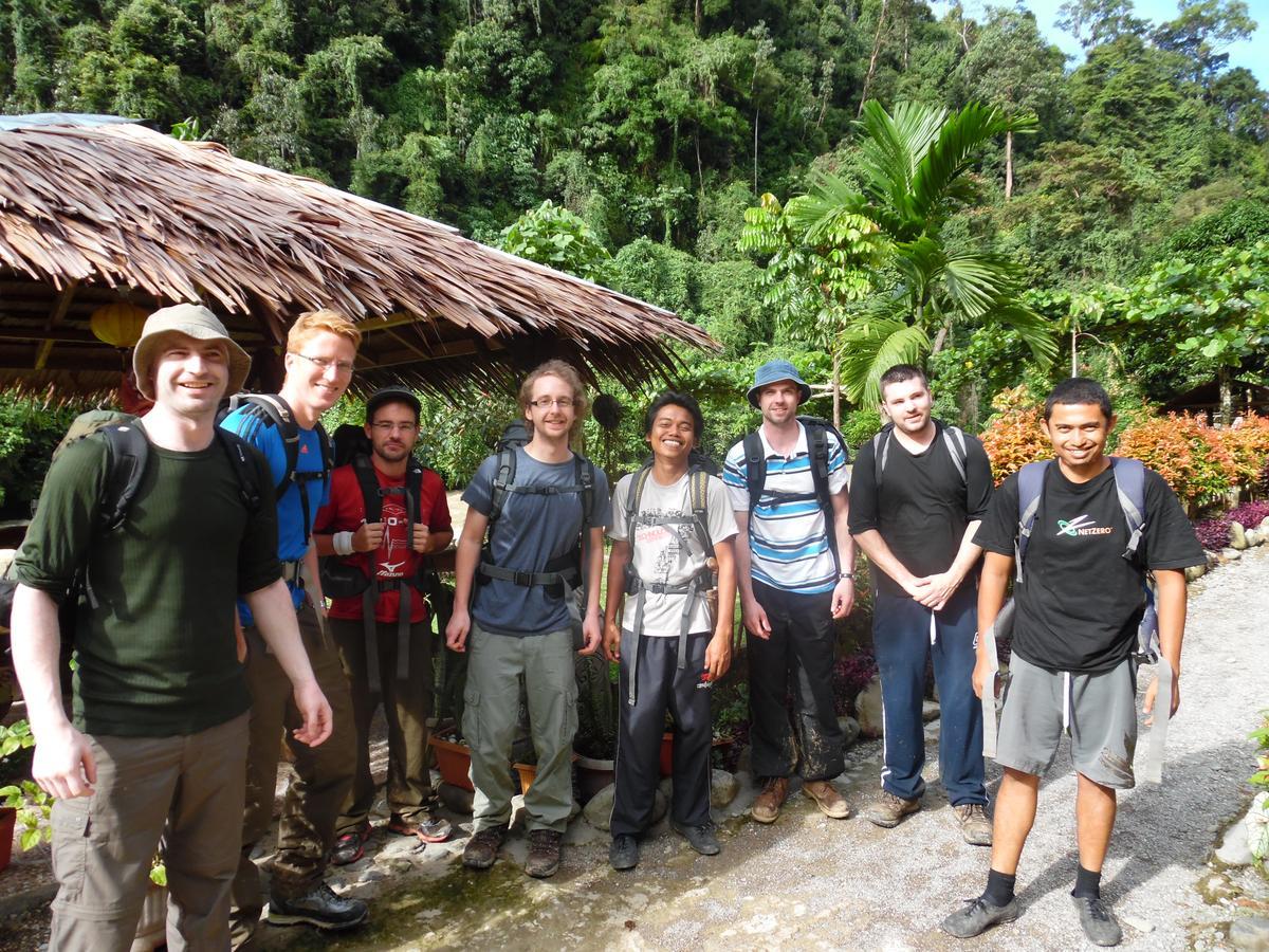 Ambow Homestay Jungle Trekking & Village Tour Bukit Lawang Luaran gambar